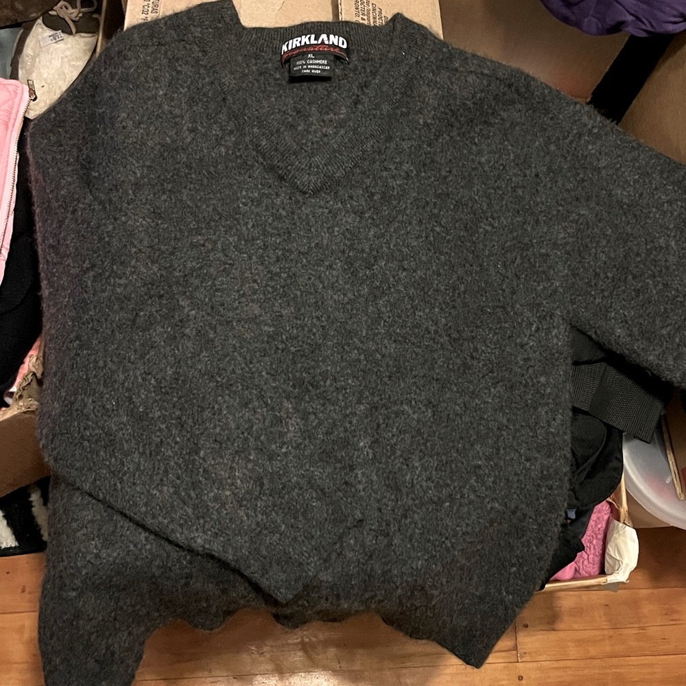 COPY - Kirkland XL Cashmere Charcoal Grey Long Sleeve VNeck
